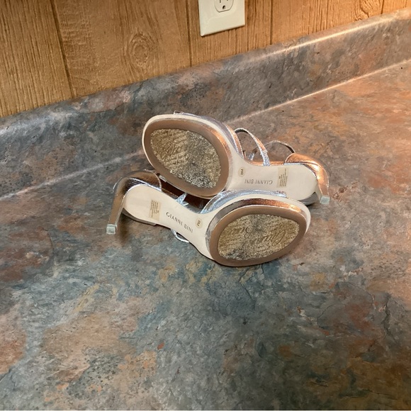 Gianni Bini 8 M heels - Picture 4 of 5